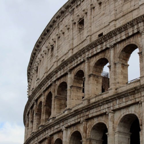 Roman Colosseum. Travel guide