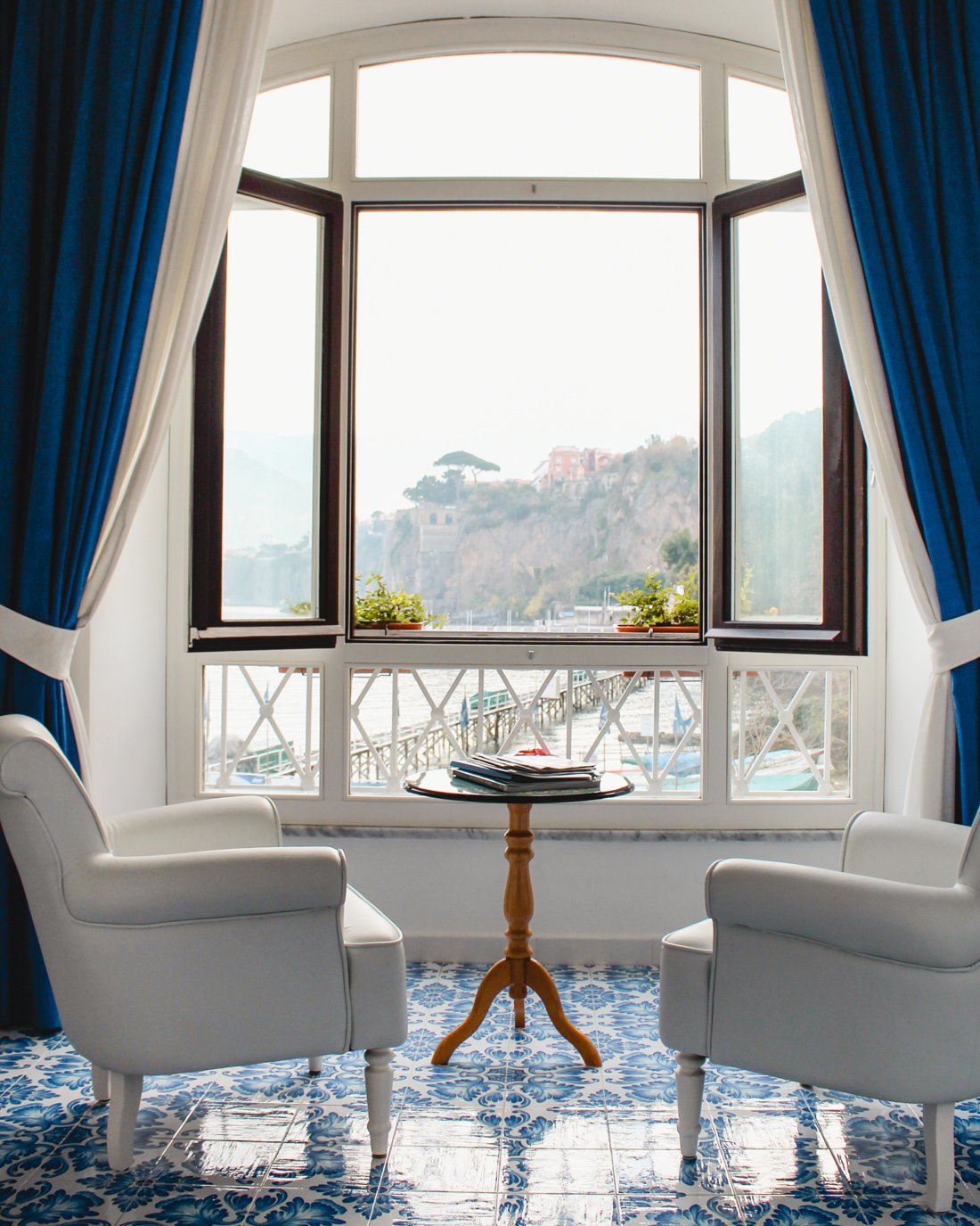 Surriento Suites: Hotels in Italy: What to expect and tips for booking the best hotel. Travel Tips | Italy Hotels | #italy #traveltips