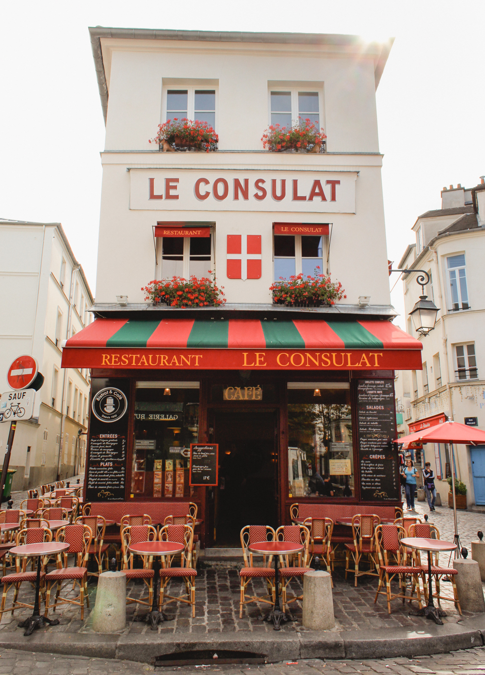 Cafes You Can’t Miss in Paris- Le Consulat