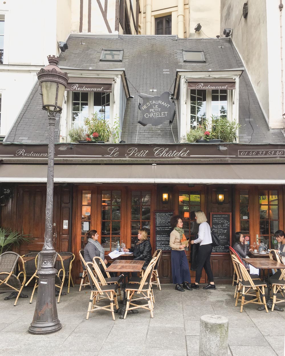 Adorable restaurant in Paris | Le Petite Chatelet 