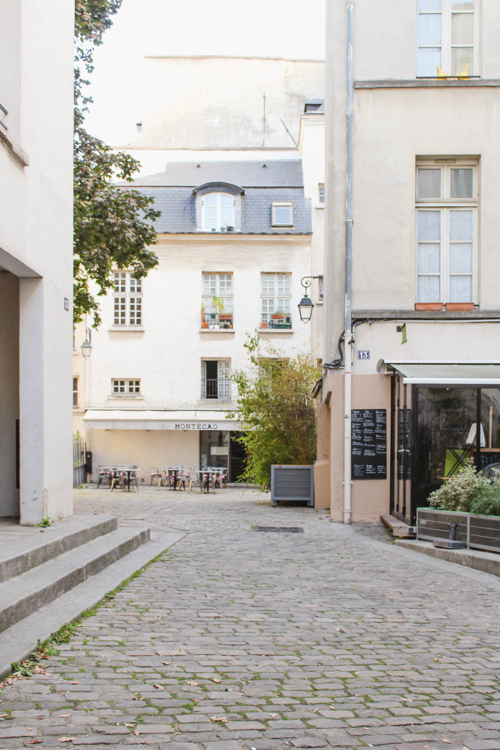 Saint Paul | Courtyard in Paris 