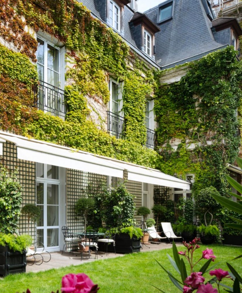 Garden courtyard in Paris hotel