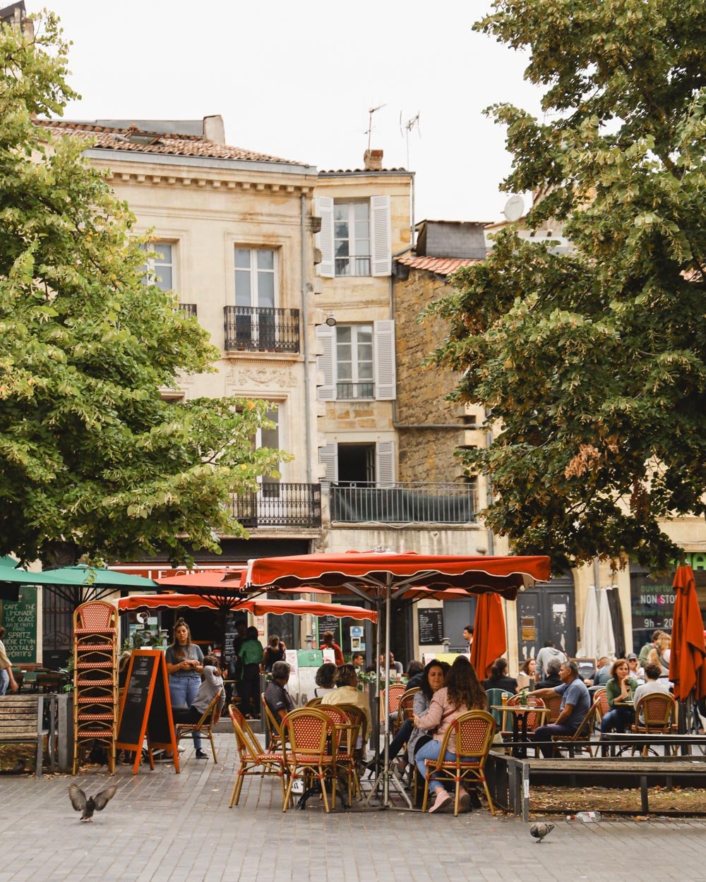 Outdoor dining in Bordeaux, France